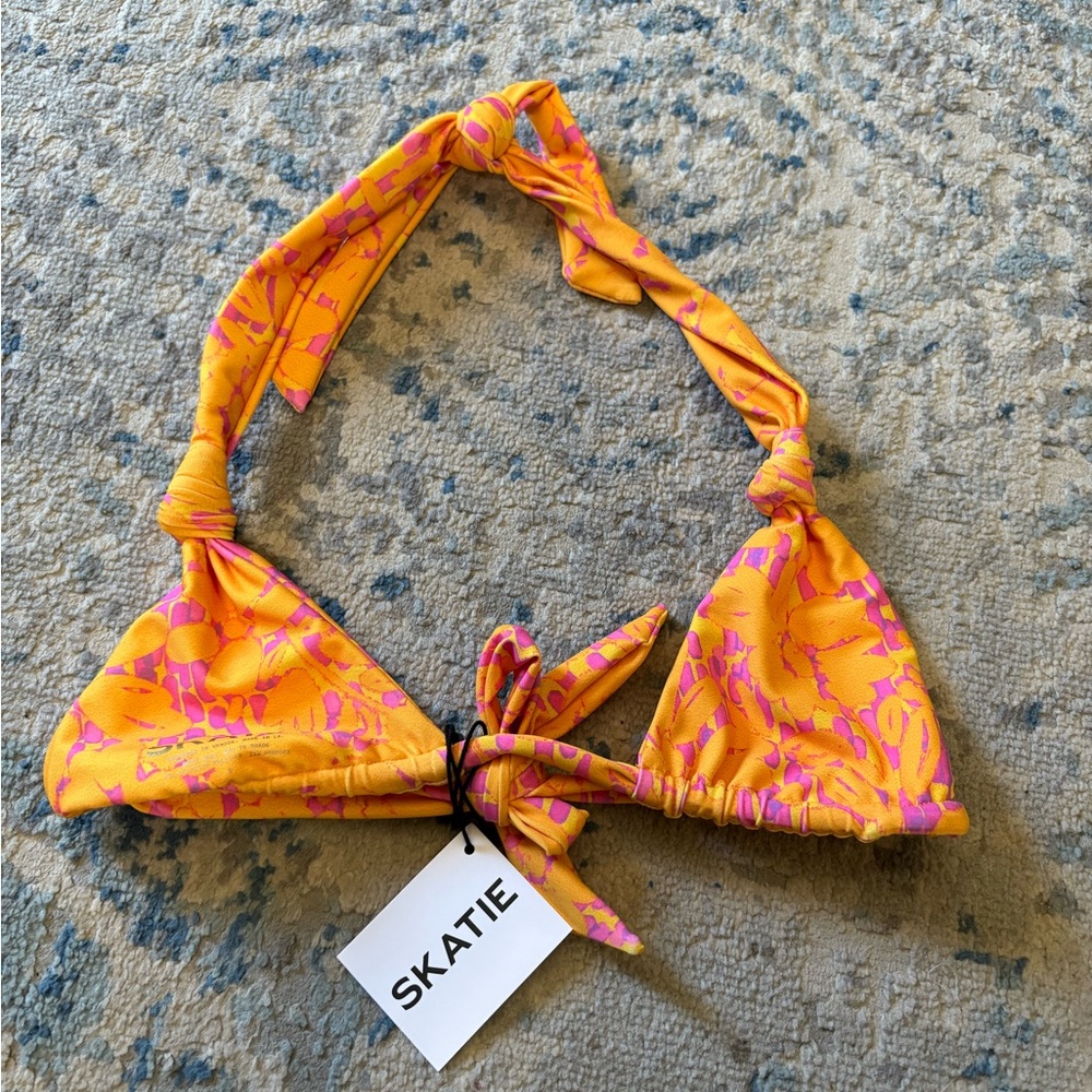 SKATIE NWT orange & pink tropical knotted bikini top small